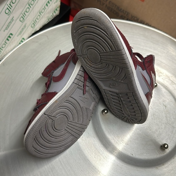 Toddler size 9C Jordan 1 - Picture 2 of 4